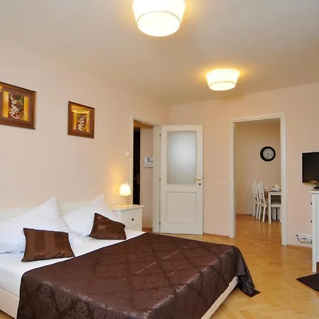 Apartment Orebitska *